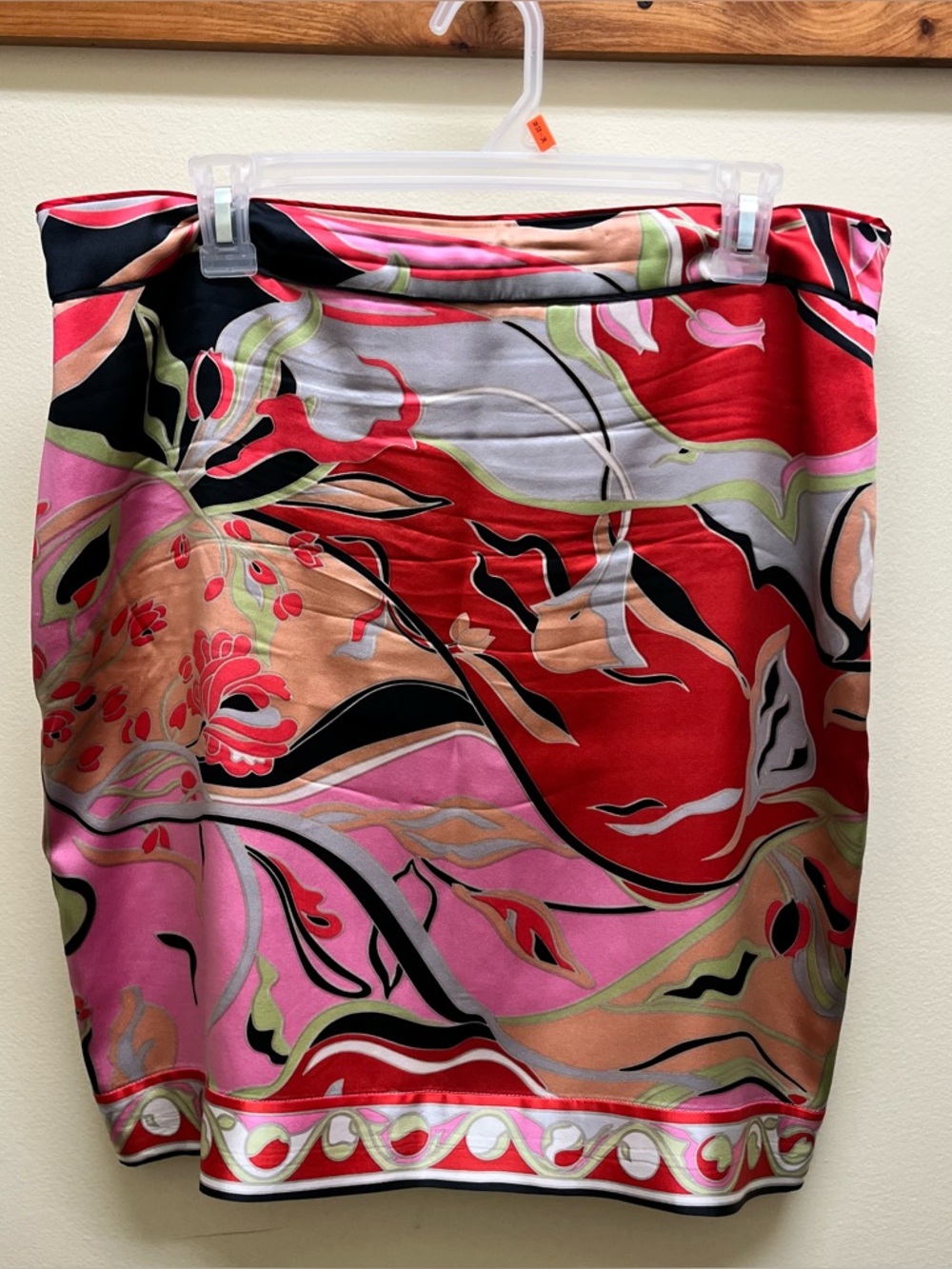100% Silk Floral Abstract Print mini  Skirt in Red & Pink size 12 resort-wear